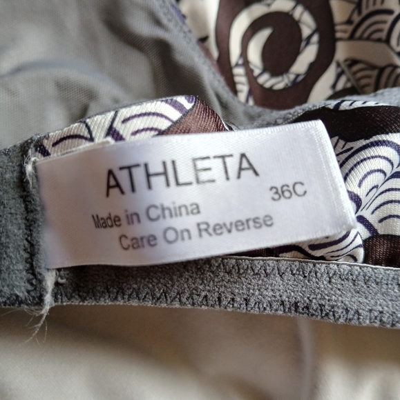 ATHLETA 2-in -1 Ultimate Support Top and Sports Bra  size M - Picture 10 of 10